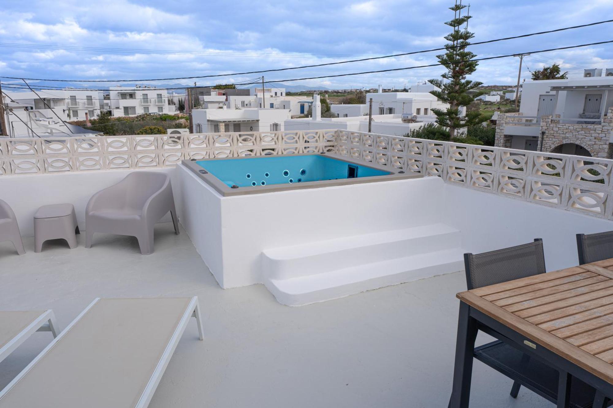 Swell S10 Maisonette With Private Jacuzzi In Apartment